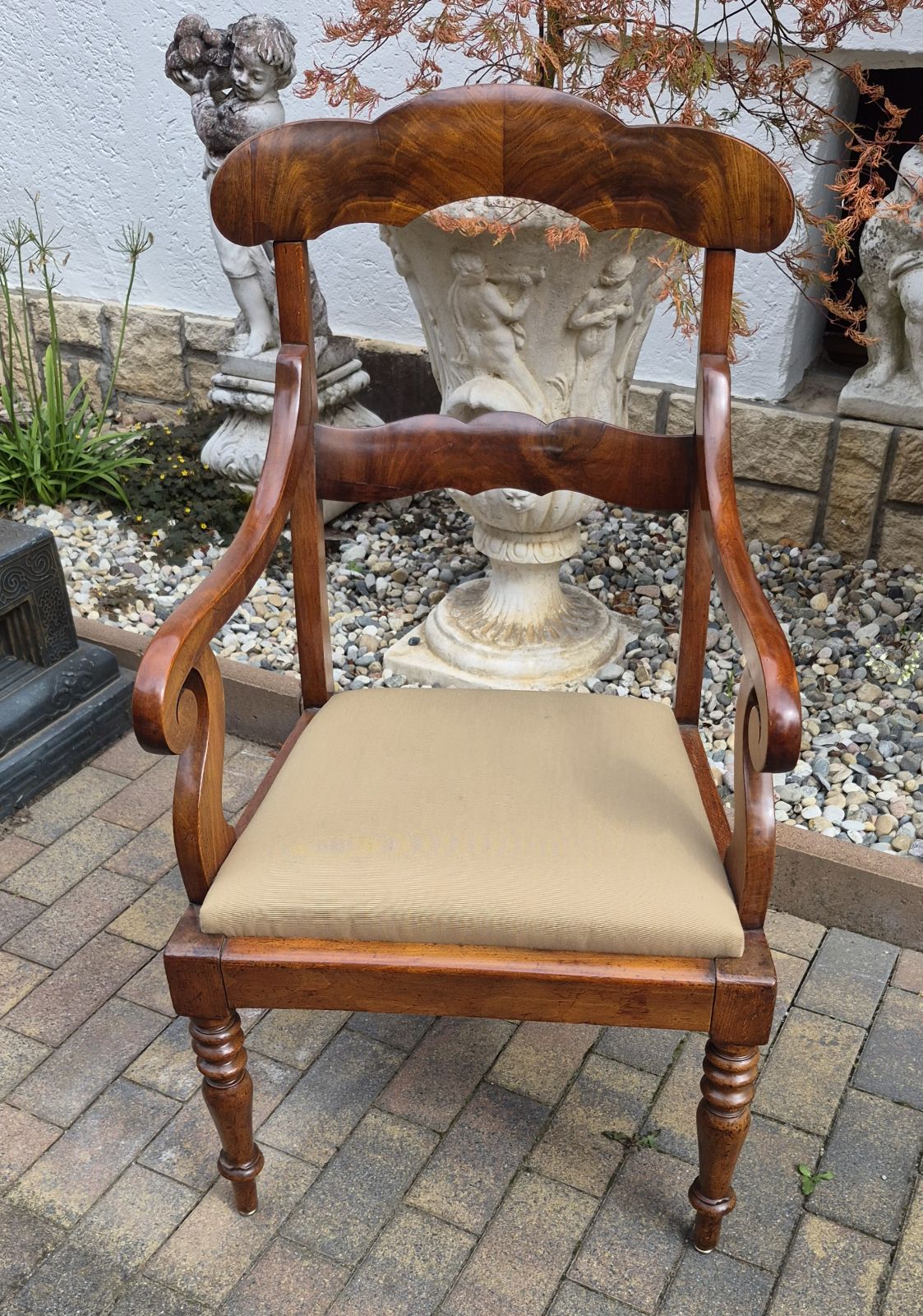 Antiker Schaufelstuhl um 1845