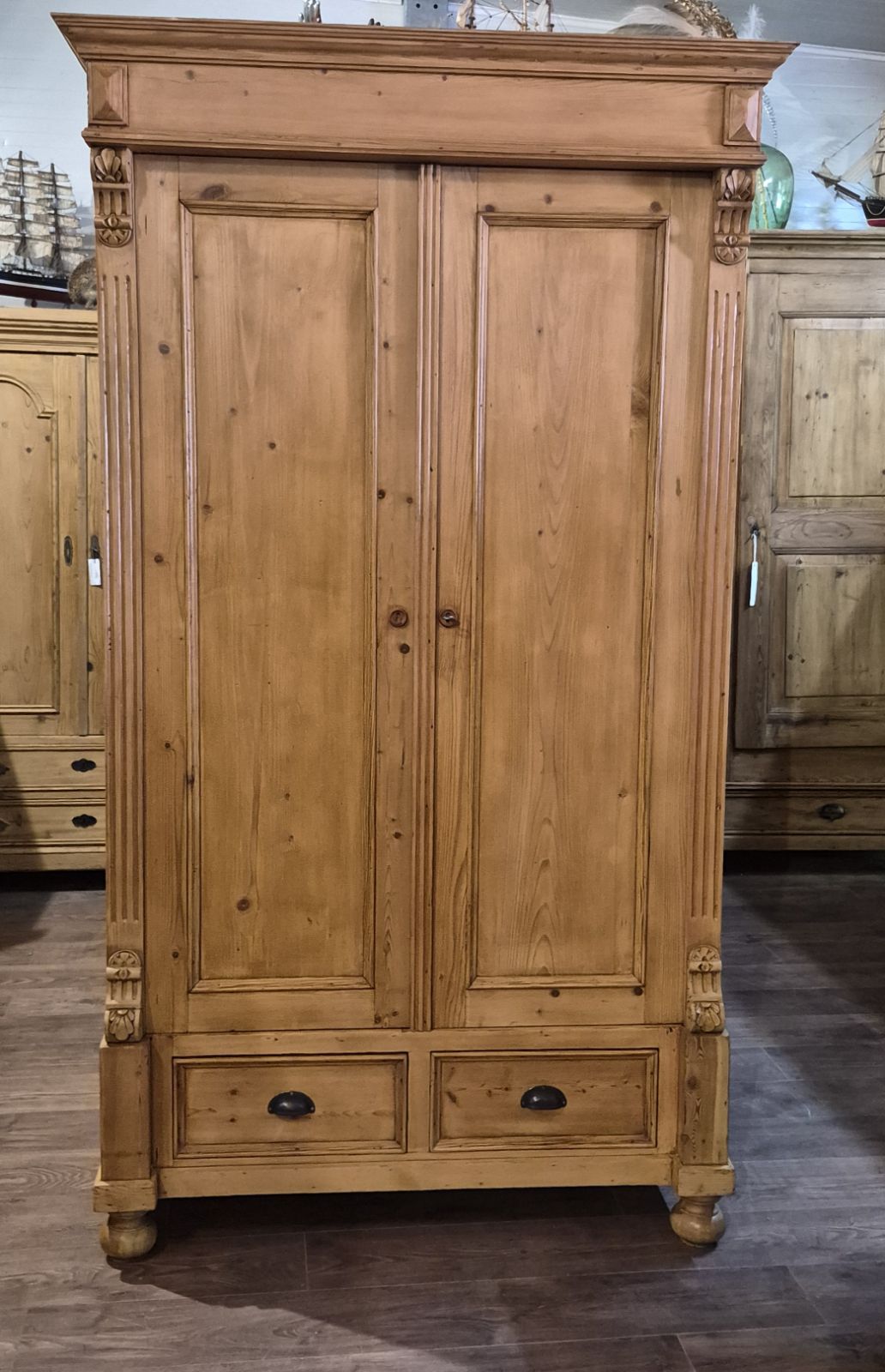 Antiker Schrank Weichholz um 1880
