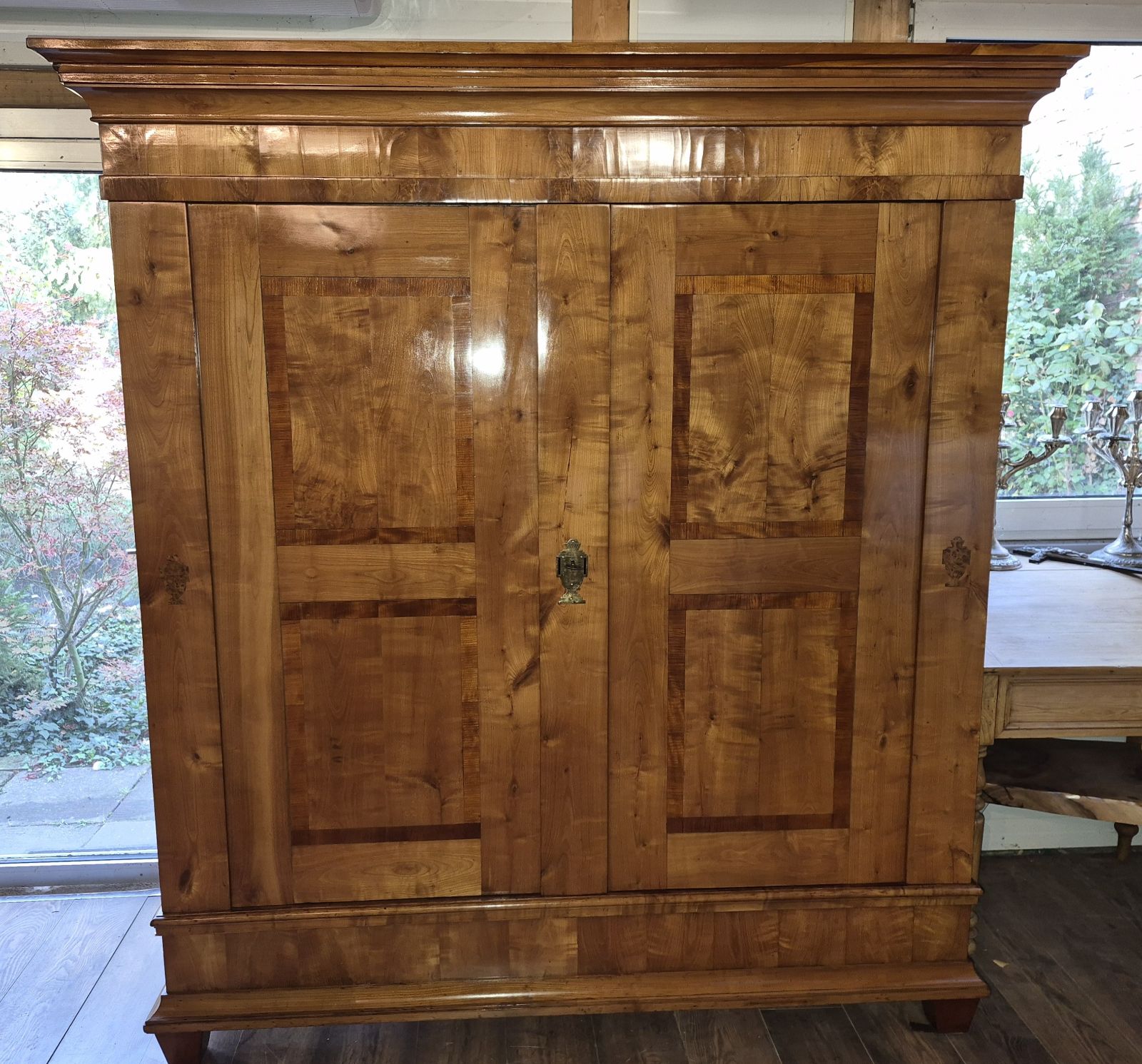 Antiker Schrank Kirschbaum um 1800